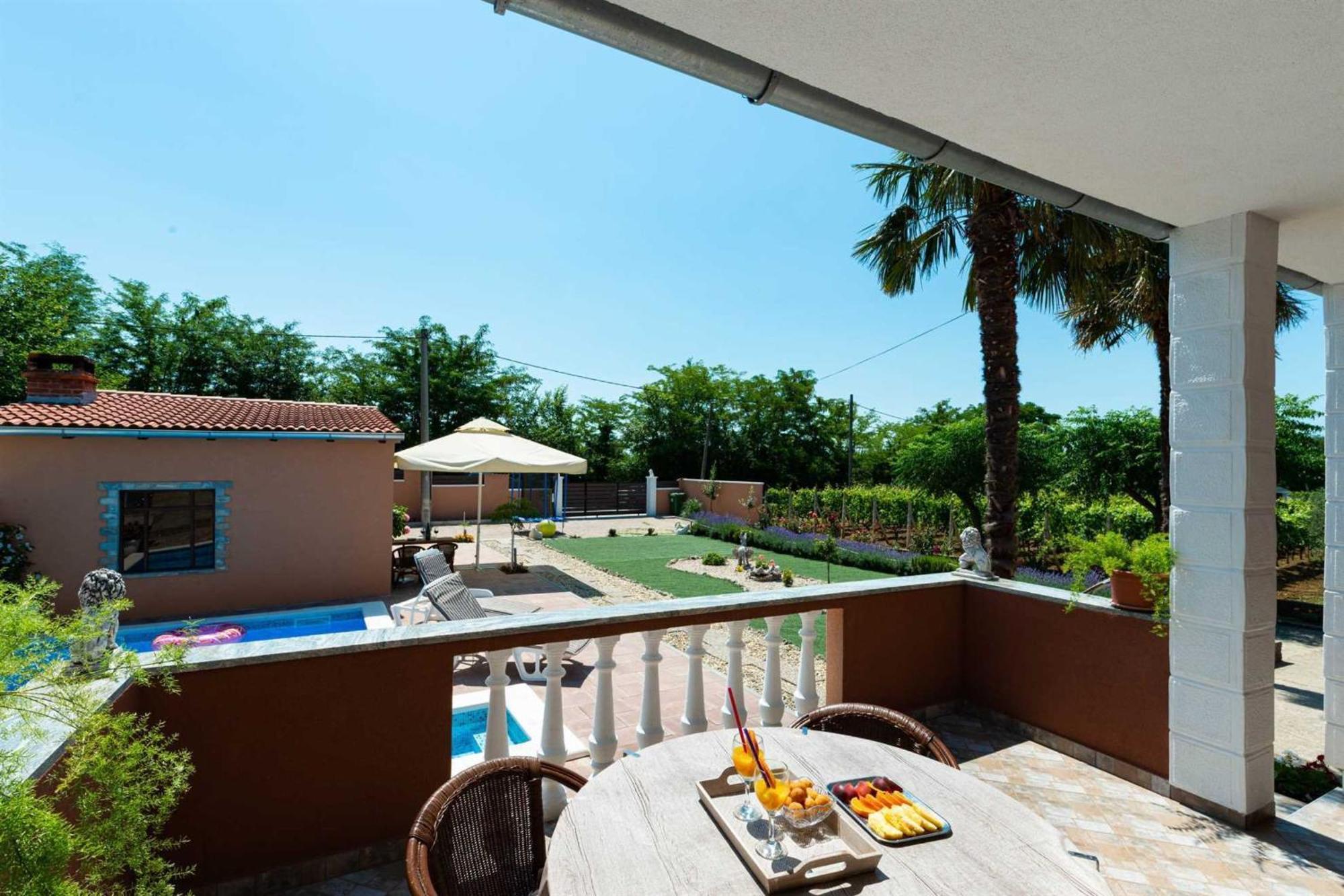 Holiday House Meri, 5+2, Бенковац Екстериор снимка